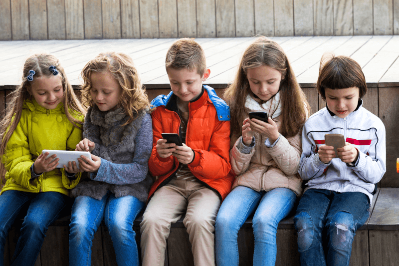 Mijn kind heeft een mobiele telefoon, moet ik hiervoor een verzekering afsluiten?